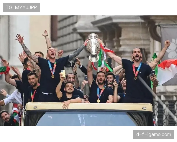 欧洲杯奖杯巡游启动，球迷热情高涨现场火爆