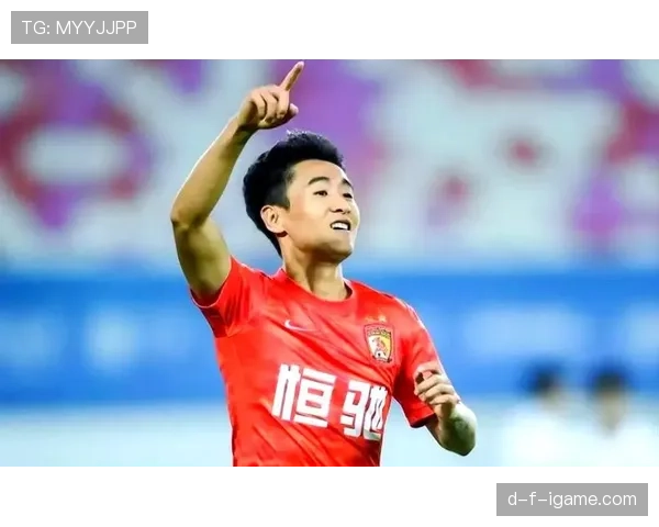 足球新星闪耀赛场:天赋与压力共存,未来可期 足球新星闪耀赛场:天赋与压力共存,未来可期