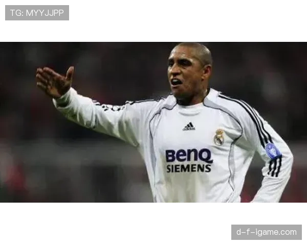 马尔蒂尼解析后防线艺术：从古典坚守到现代全能的战术演变