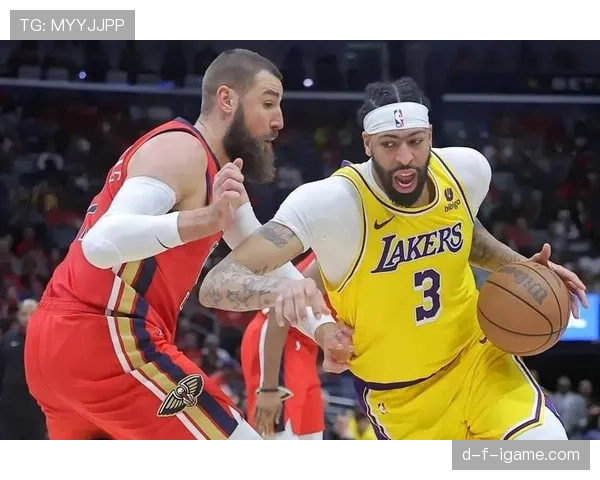 戴维斯进攻创造力突出，助球队迎来关键胜利表现稳健