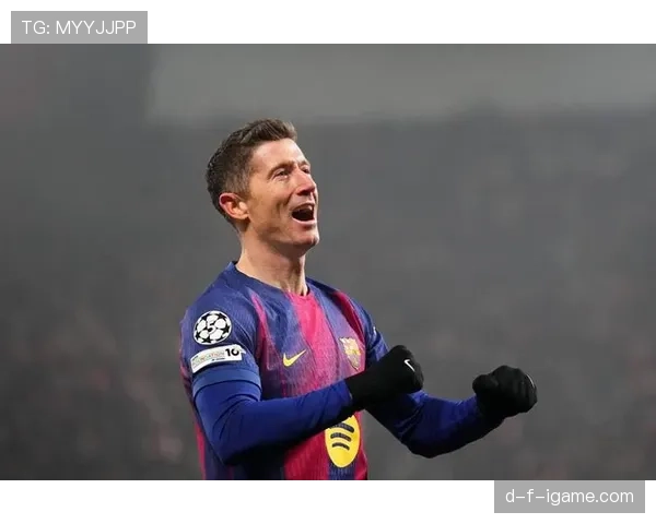 莱万多夫斯基欧冠8比2巴萨表现解析：巅峰统治力如何体现